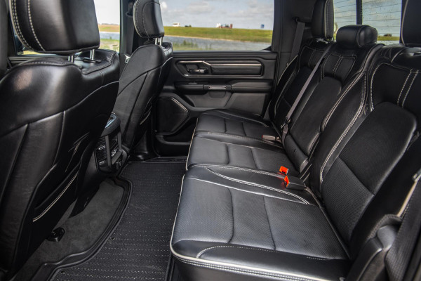 Dodge Ram 1500 5.7 V8 4x4 Crew Cab Limited BPM VRIJ / ALL IN PRIJS / PANO / KLEP / WIDE BODY / GARANTIE