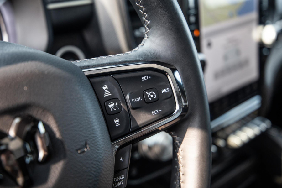 Dodge Ram 1500 5.7 V8 4x4 Crew Cab Limited BPM VRIJ / ALL IN PRIJS / PANO / KLEP / WIDE BODY / GARANTIE
