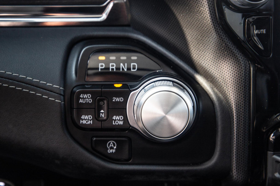 Dodge Ram 1500 5.7 V8 4x4 Crew Cab Limited BPM VRIJ / ALL IN PRIJS / PANO / KLEP / WIDE BODY / GARANTIE