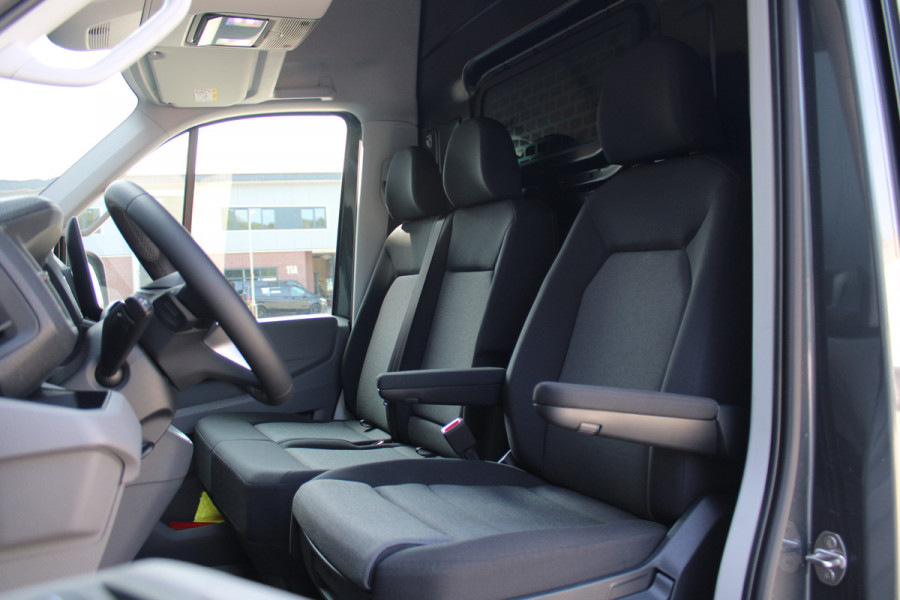 Volkswagen Crafter 35 2.0 TDI L3H3 177pk - Facelift - 2x Schuifdeur - Navigatie - LED - Geveerde stoel - Virtual cockpit - Camera - Trekhaak - Stoe