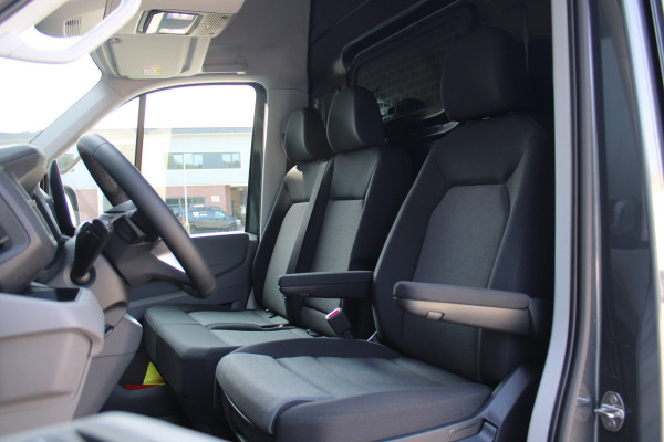 Volkswagen Crafter 35 2.0 TDI L3H3 177pk - Facelift - 2x Schuifdeur - Navigatie - LED - Geveerde stoel - Virtual cockpit - Camera - Trekhaak - Stoe