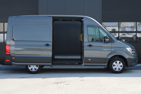 Volkswagen Crafter 35 2.0 TDI L3H3 177pk - Facelift - 2x Schuifdeur - Navigatie - LED - Geveerde stoel - Virtual cockpit - Camera - Trekhaak - Stoe