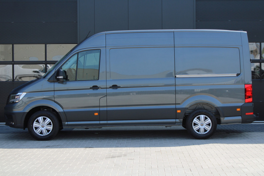 Volkswagen Crafter 35 2.0 TDI L3H3 177pk - Facelift - 2x Schuifdeur - Navigatie - LED - Geveerde stoel - Virtual cockpit - Camera - Trekhaak - Stoe