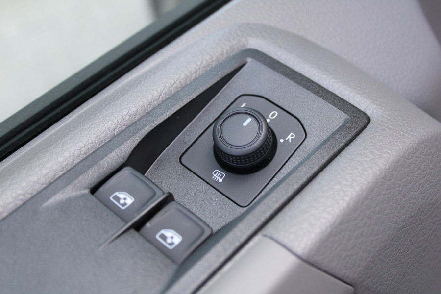 Volkswagen Crafter 35 2.0 TDI L3H3 177pk - Facelift - 2x Schuifdeur - Navigatie - LED - Geveerde stoel - Virtual cockpit - Camera - Trekhaak - Stoe