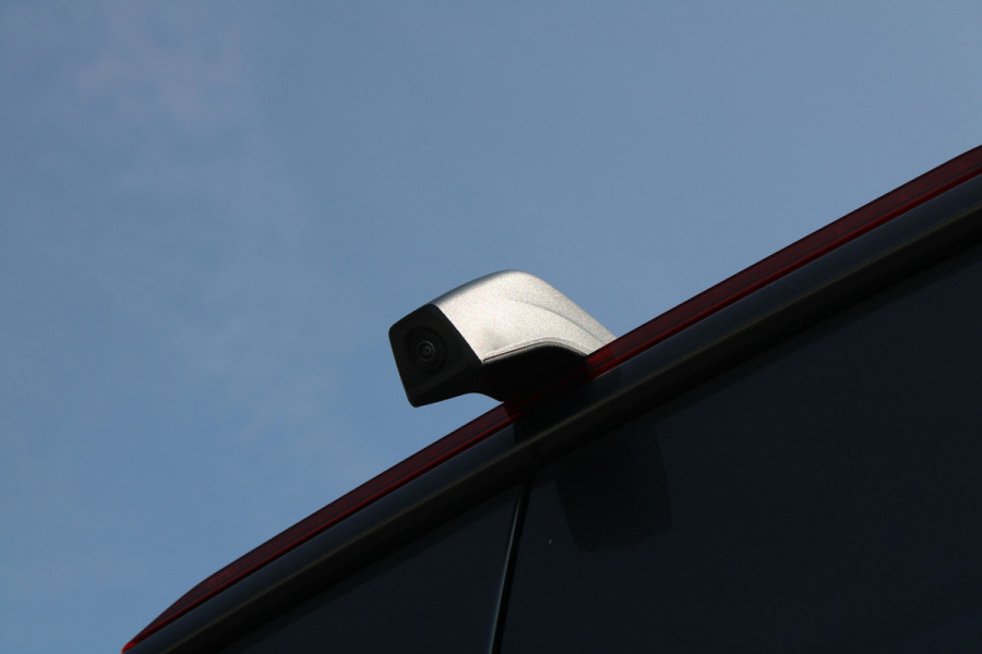 Volkswagen Crafter 35 2.0 TDI L3H3 177pk - Facelift - 2x Schuifdeur - Navigatie - LED - Geveerde stoel - Virtual cockpit - Camera - Trekhaak - Stoe