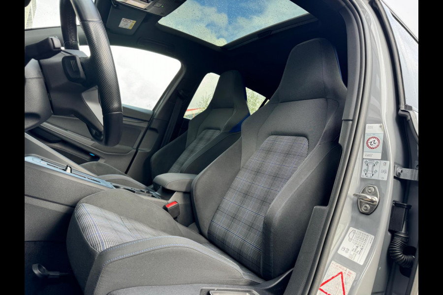 Volkswagen Golf 1.4 eHybrid GTE Pano/Matrix/Dodehoek/Camera