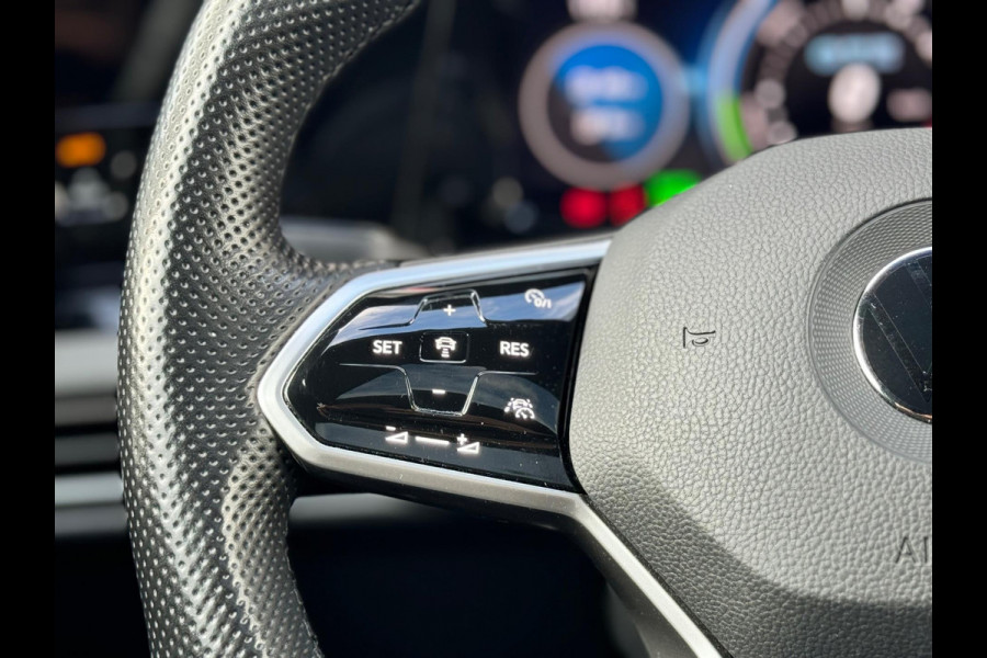 Volkswagen Golf 1.4 eHybrid GTE Pano/Matrix/Dodehoek/Camera
