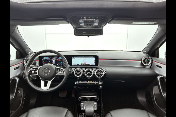 Mercedes-Benz A-Klasse 250 e Premium Plus | Panoramadak | 5 spaaks lichtmetalen velgen | Wide screen | Navigatie | Parking support | Inclusief 24 maanden Mercedes-Benz Certified garantie voor Europa.