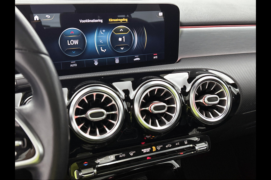 Mercedes-Benz A-Klasse 250 e Premium Plus | Panoramadak | 5 spaaks lichtmetalen velgen | Wide screen | Navigatie | Parking support | Inclusief 24 maanden Mercedes-Benz Certified garantie voor Europa.