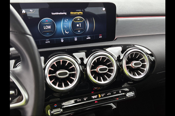 Mercedes-Benz A-Klasse 250 e Premium Plus | Panoramadak | 5 spaaks lichtmetalen velgen | Wide screen | Navigatie | Parking support | Inclusief 24 maanden Mercedes-Benz Certified garantie voor Europa.