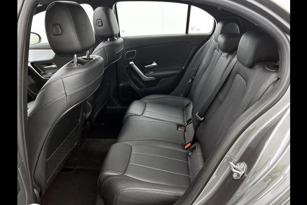 Mercedes-Benz A-Klasse 250 e Premium Plus | Panoramadak | 5 spaaks lichtmetalen velgen | Wide screen | Navigatie | Parking support | Inclusief 24 maanden Mercedes-Benz Certified garantie voor Europa.