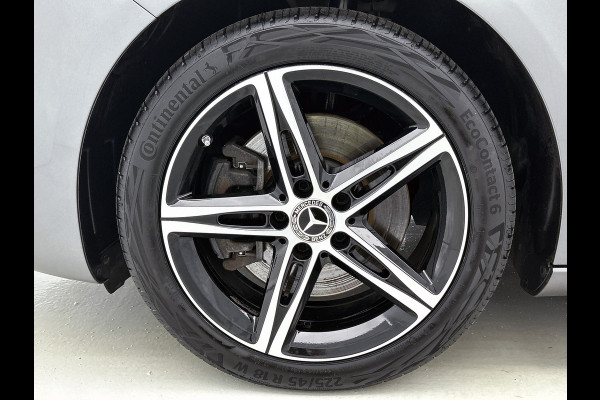 Mercedes-Benz A-Klasse 250 e Premium Plus | Panoramadak | 5 spaaks lichtmetalen velgen | Wide screen | Navigatie | Parking support | Inclusief 24 maanden Mercedes-Benz Certified garantie voor Europa.