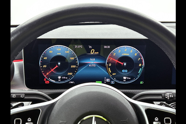 Mercedes-Benz A-Klasse 250 e Premium Plus | Panoramadak | 5 spaaks lichtmetalen velgen | Wide screen | Navigatie | Parking support | Inclusief 24 maanden Mercedes-Benz Certified garantie voor Europa.