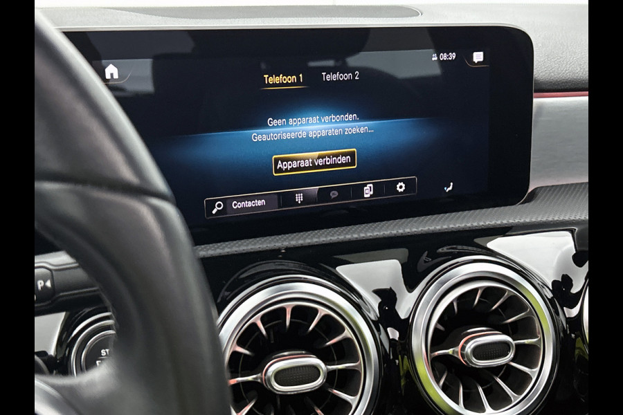 Mercedes-Benz A-Klasse 250 e Premium Plus | Panoramadak | 5 spaaks lichtmetalen velgen | Wide screen | Navigatie | Parking support | Inclusief 24 maanden Mercedes-Benz Certified garantie voor Europa.