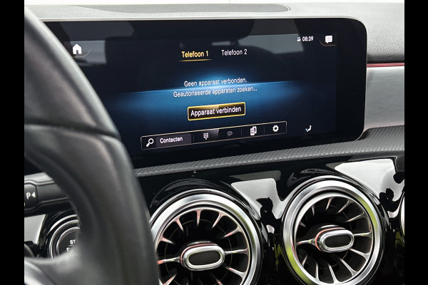 Mercedes-Benz A-Klasse 250 e Premium Plus | Panoramadak | 5 spaaks lichtmetalen velgen | Wide screen | Navigatie | Parking support | Inclusief 24 maanden Mercedes-Benz Certified garantie voor Europa.