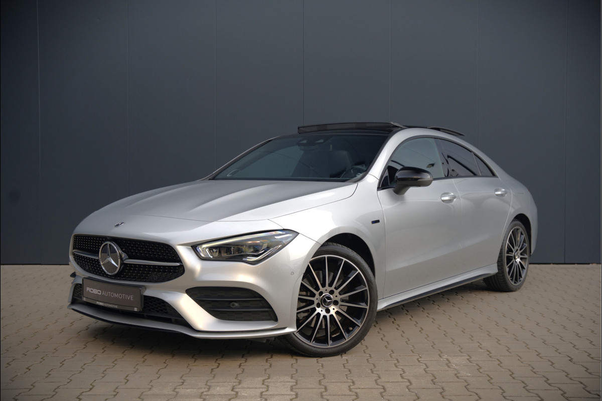 Mercedes-Benz CLA-Klasse 250 e Premium Plus AMG | Panoramadak | Burmester | Stoelverwarming | Apple Carplay | Keyless | Memory Seats| Cruise Control | Ambiance verlichting | 360 Camera | Parkeersensoren | Standkachel | Dodehoekdetectie Mercedes-Benz CLA-Klasse 250 e Premium Plus AMG | Panoramadak | Burmester | Stoelverwarming | Apple Carplay | Keyless | Memory Seats| Cruise Control | Ambiance verlichting | 360 Camera | Parkeersensoren | Standkachel | Dodehoekdetectie