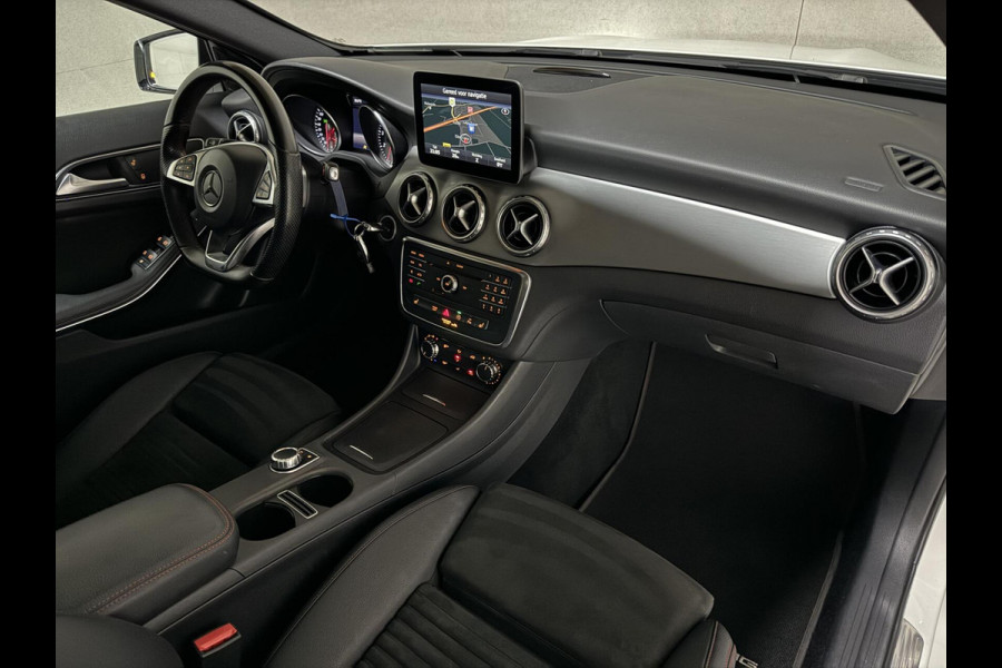 Mercedes-Benz GLA 180 AMG Night Edition Pano Sfeer NAP