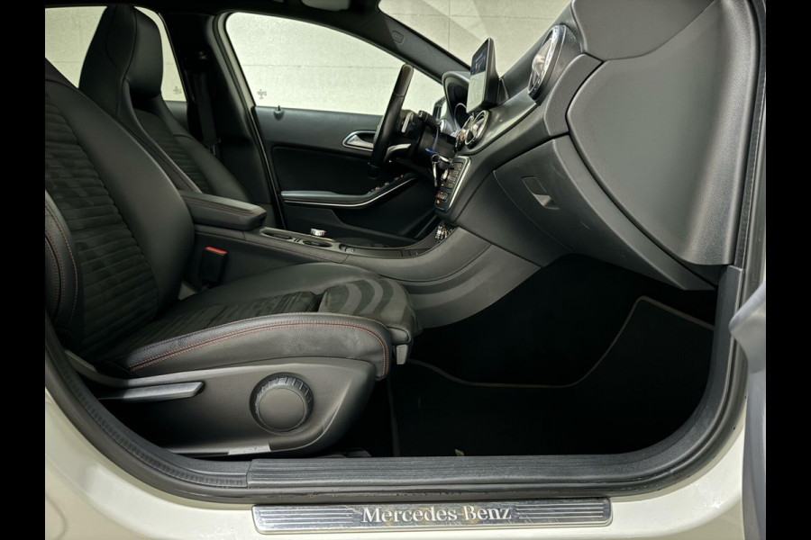 Mercedes-Benz GLA 180 AMG Night Edition Pano Sfeer NAP