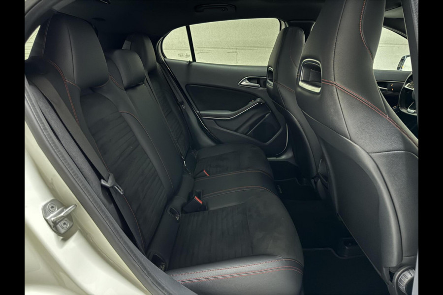Mercedes-Benz GLA 180 AMG Night Edition Pano Sfeer NAP