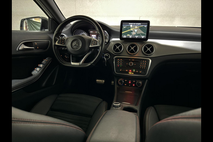 Mercedes-Benz GLA 180 AMG Night Edition Pano Sfeer NAP