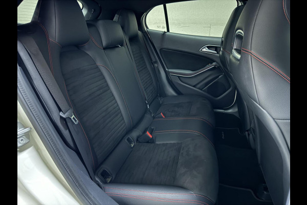 Mercedes-Benz GLA 180 AMG Night Edition Pano Sfeer NAP