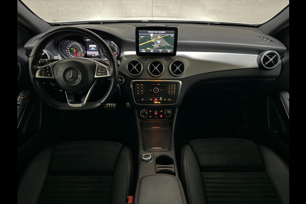 Mercedes-Benz GLA 180 AMG Night Edition Pano Sfeer NAP