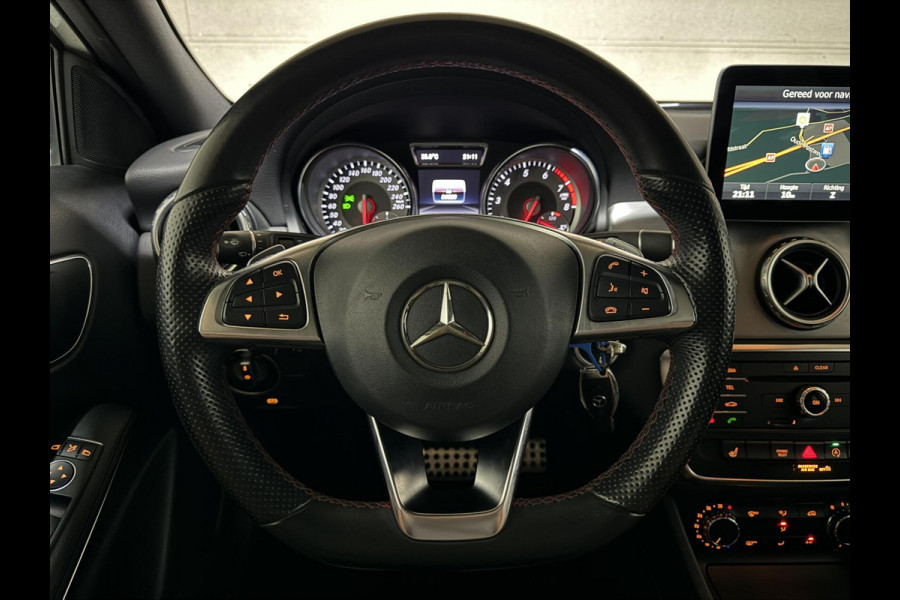Mercedes-Benz GLA 180 AMG Night Edition Pano Sfeer NAP