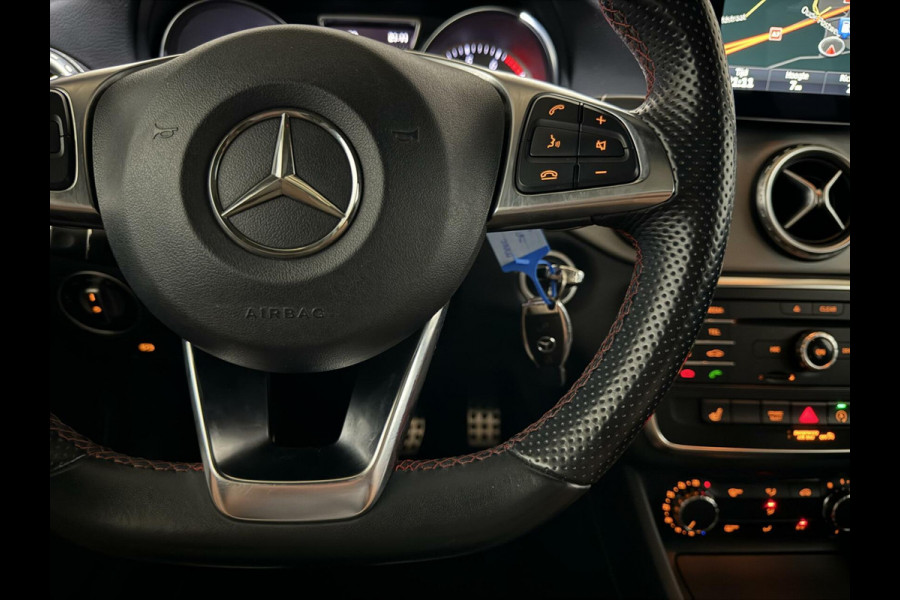 Mercedes-Benz GLA 180 AMG Night Edition Pano Sfeer NAP