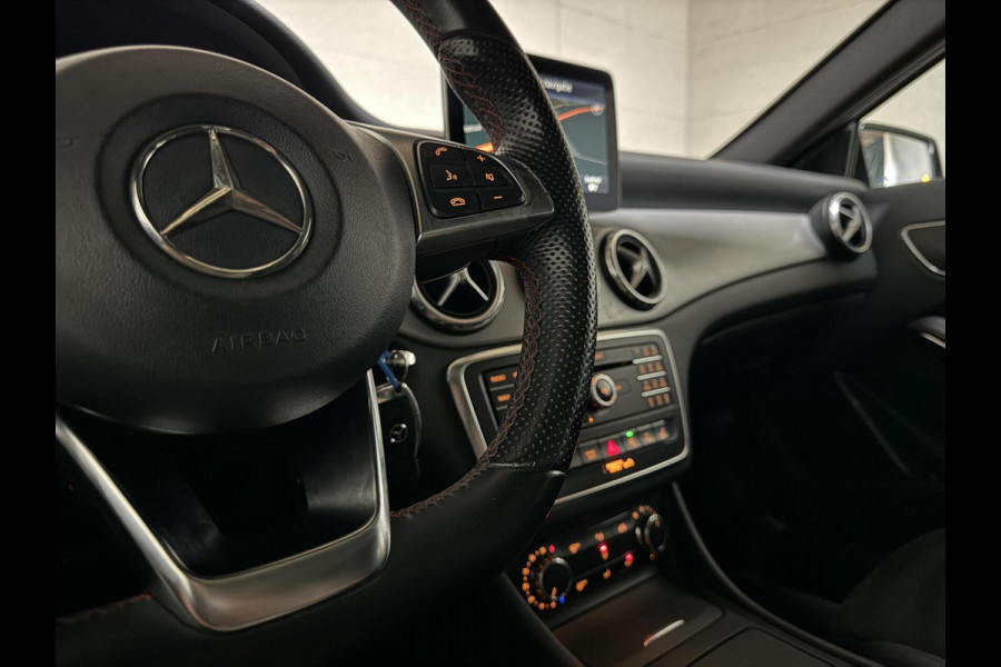Mercedes-Benz GLA 180 AMG Night Edition Pano Sfeer NAP