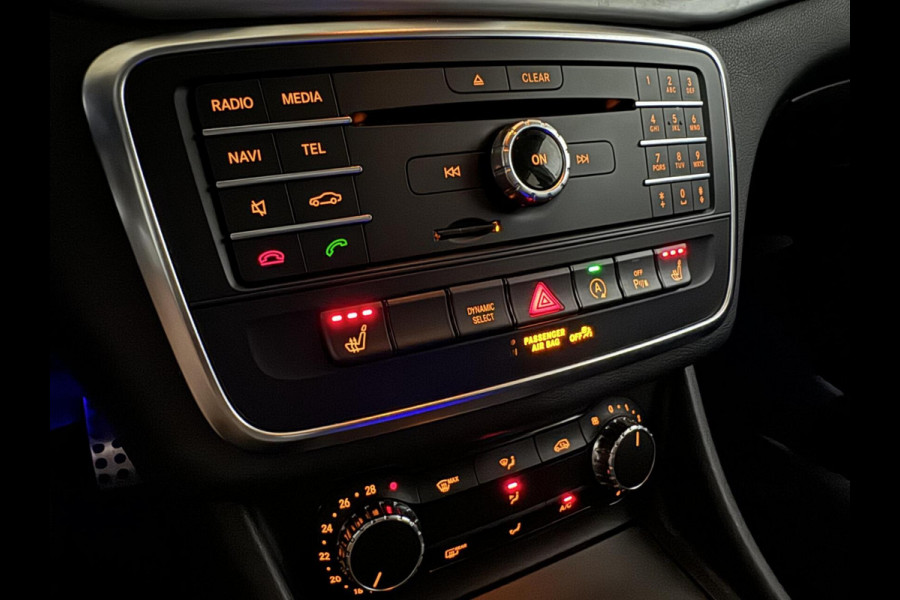 Mercedes-Benz GLA 180 AMG Night Edition Pano Sfeer NAP