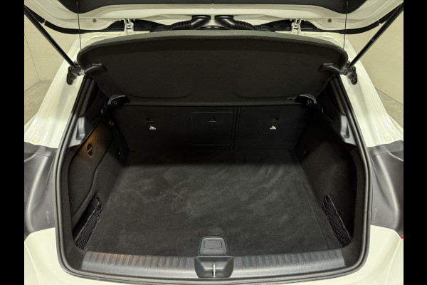 Mercedes-Benz GLA 180 AMG Night Edition Pano Sfeer NAP