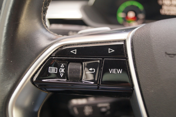 Audi e-tron 55 Quattro 95kWh S-Line -PANO-ECC-NAVI-PDC-