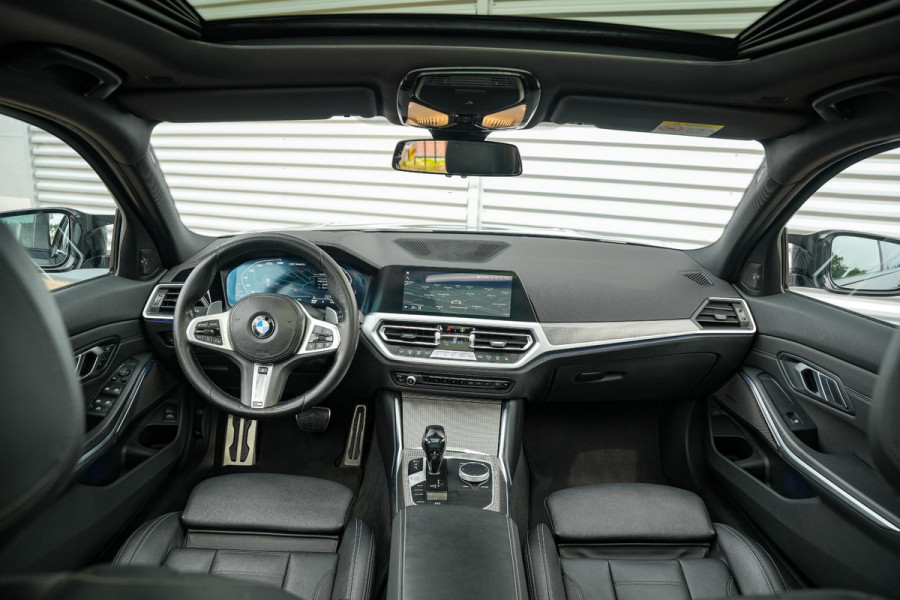 BMW 3 Serie Touring M340i xDrive Panoramadak Harman/Kardon Dodehoek 360cam Leer DAB+ 19”LM