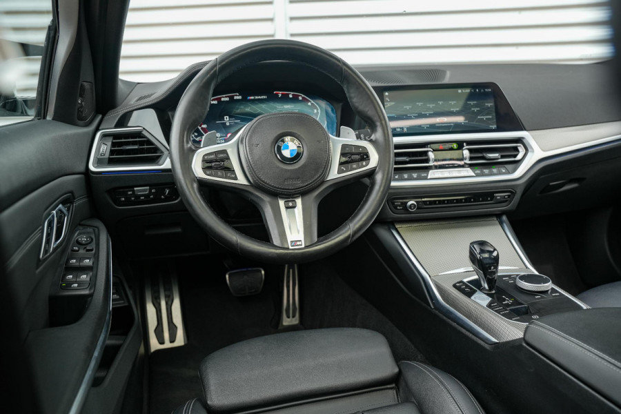 BMW 3 Serie Touring M340i xDrive Panoramadak Harman/Kardon Dodehoek 360cam Leer DAB+ 19”LM