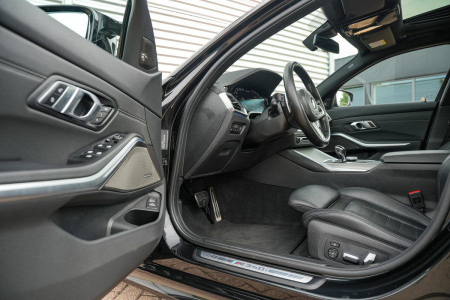 BMW 3 Serie Touring M340i xDrive Panoramadak Harman/Kardon Dodehoek 360cam Leer DAB+ 19”LM