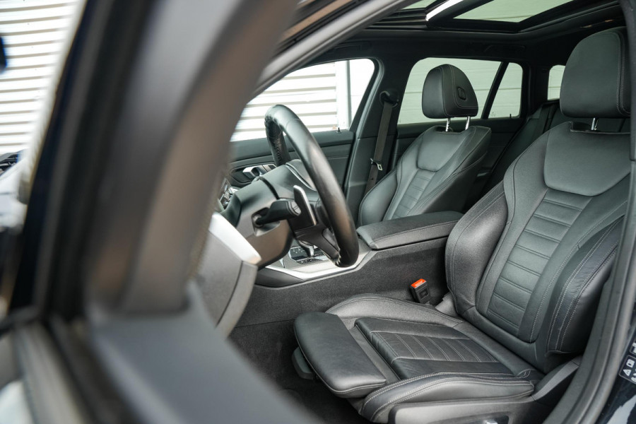 BMW 3 Serie Touring M340i xDrive Panoramadak Harman/Kardon Dodehoek 360cam Leer DAB+ 19”LM