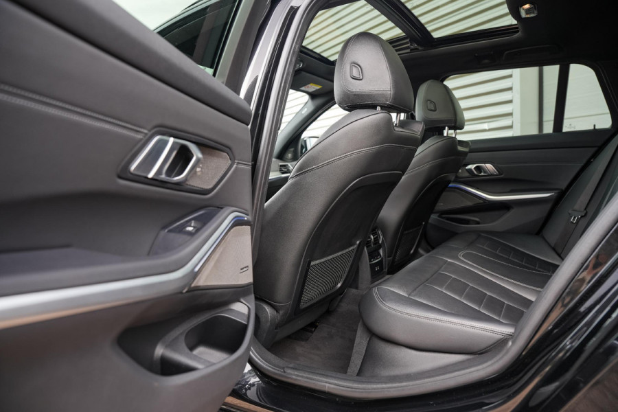 BMW 3 Serie Touring M340i xDrive Panoramadak Harman/Kardon Dodehoek 360cam Leer DAB+ 19”LM