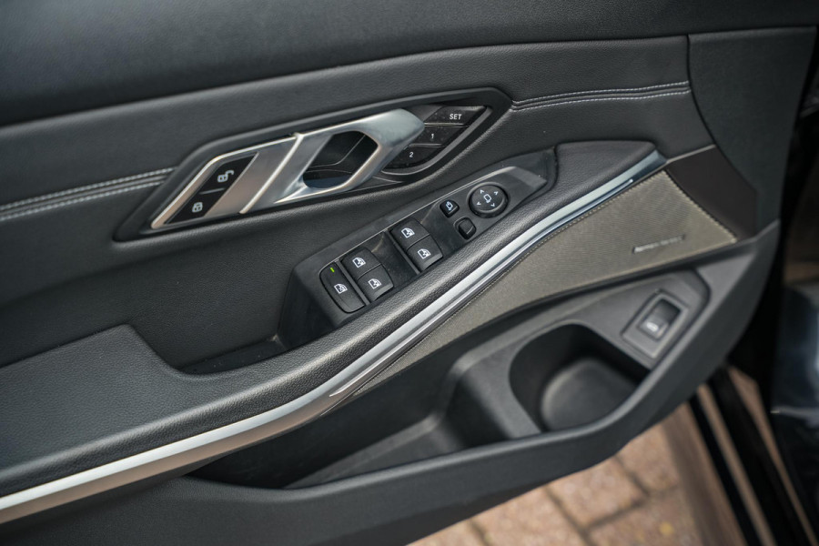 BMW 3 Serie Touring M340i xDrive Panoramadak Harman/Kardon Dodehoek 360cam Leer DAB+ 19”LM