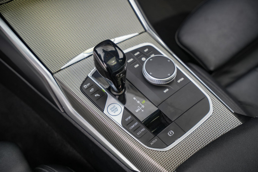 BMW 3 Serie Touring M340i xDrive Panoramadak Harman/Kardon Dodehoek 360cam Leer DAB+ 19”LM