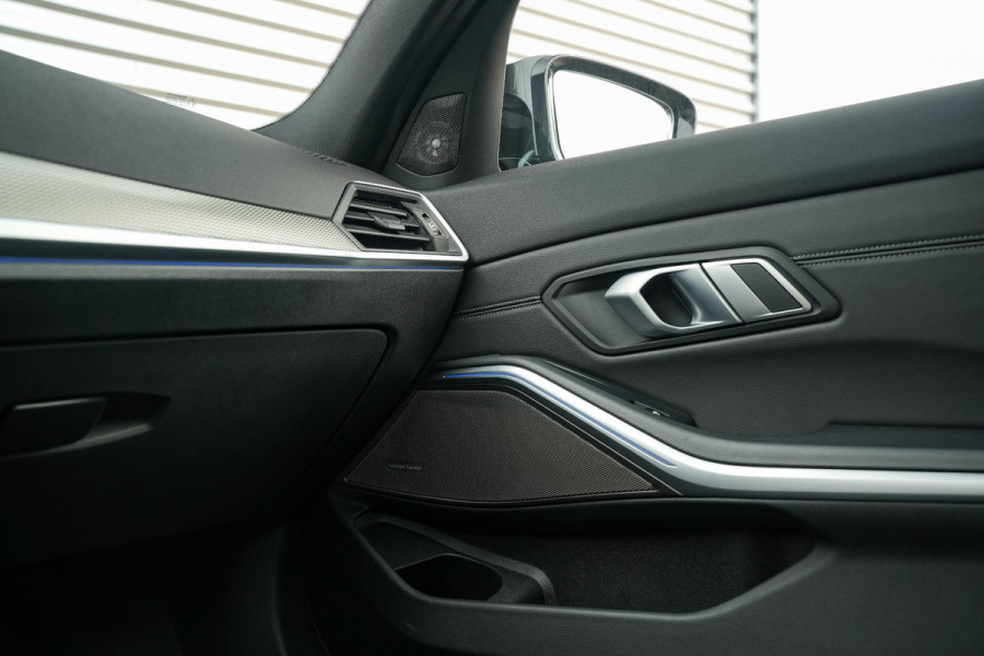 BMW 3 Serie Touring M340i xDrive Panoramadak Harman/Kardon Dodehoek 360cam Leer DAB+ 19”LM
