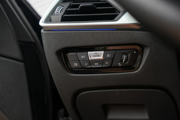 BMW 3 Serie Touring M340i xDrive Panoramadak Harman/Kardon Dodehoek 360cam Leer DAB+ 19”LM