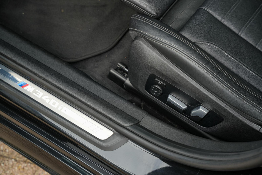 BMW 3 Serie Touring M340i xDrive Panoramadak Harman/Kardon Dodehoek 360cam Leer DAB+ 19”LM