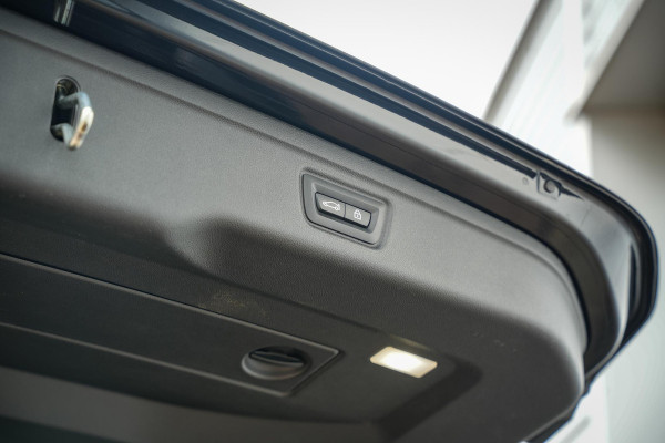 BMW 3 Serie Touring M340i xDrive Panoramadak Harman/Kardon Dodehoek 360cam Leer DAB+ 19”LM