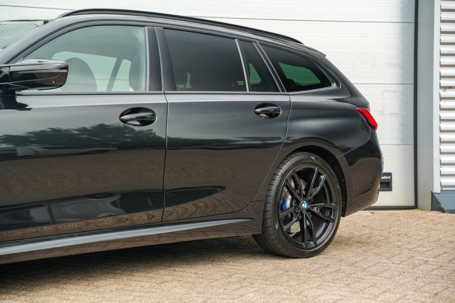BMW 3 Serie Touring M340i xDrive Panoramadak Harman/Kardon Dodehoek 360cam Leer DAB+ 19”LM
