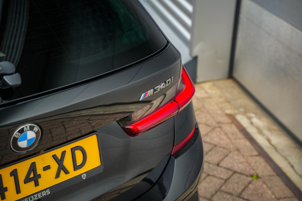 BMW 3 Serie Touring M340i xDrive Panoramadak Harman/Kardon Dodehoek 360cam Leer DAB+ 19”LM