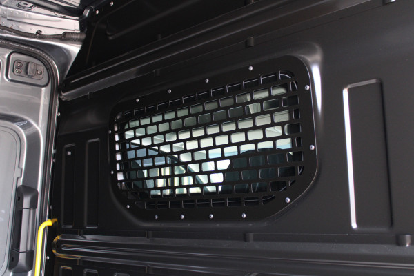 Volkswagen Crafter 35 2.0 TDI L3H3 177pk - Facelift - 2x Schuifdeur - Navigatie - LED - Geveerde stoel - Virtual cockpit - Camera - Trekhaak - Stoe