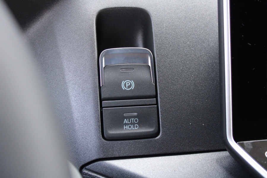 Volkswagen Crafter 35 2.0 TDI L3H3 177pk - Facelift - 2x Schuifdeur - Navigatie - LED - Geveerde stoel - Virtual cockpit - Camera - Trekhaak - Stoe