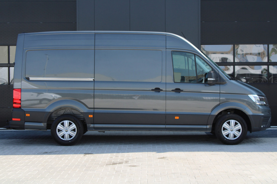 Volkswagen Crafter 35 2.0 TDI L3H3 177pk - Facelift - 2x Schuifdeur - Navigatie - LED - Geveerde stoel - Virtual cockpit - Camera - Trekhaak - Stoe