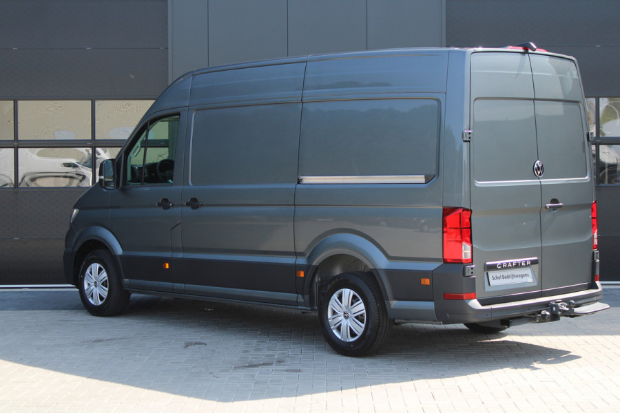 Volkswagen Crafter 35 2.0 TDI L3H3 177pk - Facelift - 2x Schuifdeur - Navigatie - LED - Geveerde stoel - Virtual cockpit - Camera - Trekhaak - Stoe