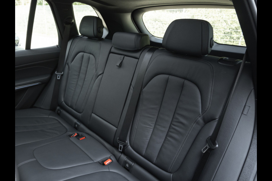 BMW X5 xDrive45e xLine - Pano - Trekhaak - Driving Ass Prof - Harman Kardon - Soft Close